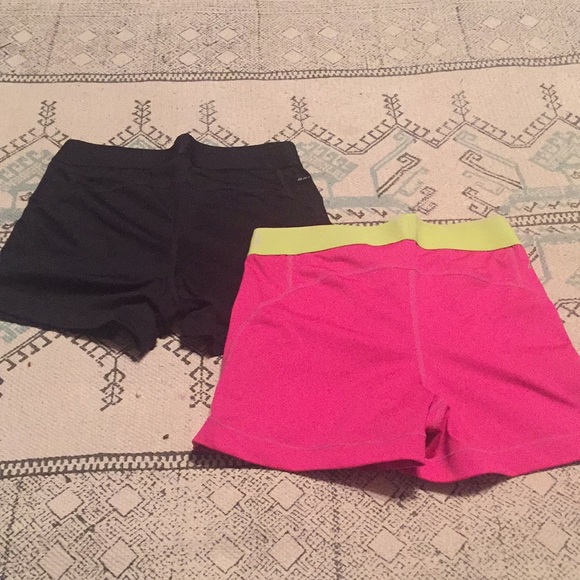 Nike compression shorts size small - Picture 4 of 4